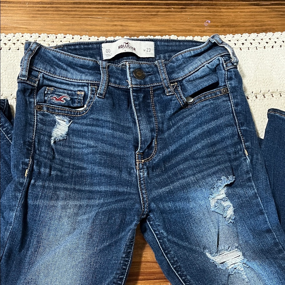 Hollister Women's Distressed Dark Blue Skinny Jeans